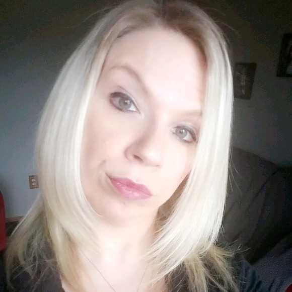 Meet your Posher, Emily - Picture 1 of 1